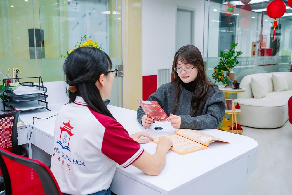 Tiêu Chí Nhận Diện Trung Tâm Tiếng Trung Uy Tín Giữa Thời Đại "Bão" Quảng Cáo 6 Hệ thống lộ trình và giáo trình: Tinh gọn nhưng phải thực tế